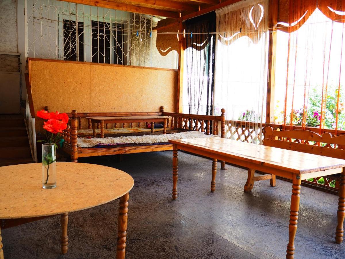 Baktygul Guesthouse Naryn Екстериор снимка
